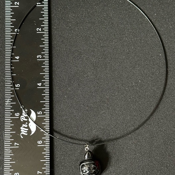 Obsidian turtle carving pendant on wire choker with silver hardware - Picture 8 of 8